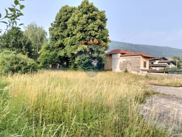 casa indipendente in vendita a Cocquio-Trevisago