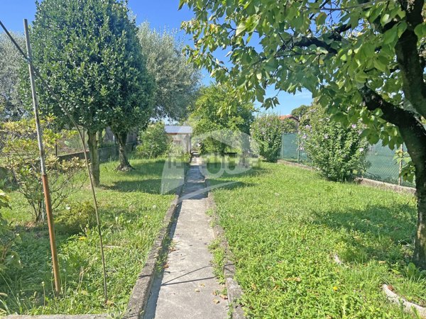 appartamento in vendita a Cocquio-Trevisago