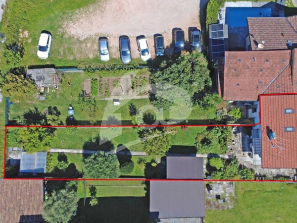 casa indipendente in vendita a Cocquio-Trevisago