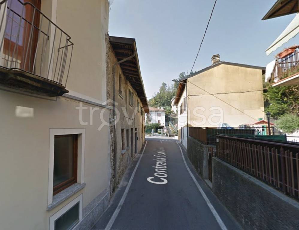 appartamento in vendita a Cocquio-Trevisago