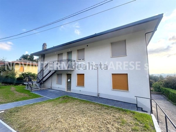 appartamento in vendita a Cocquio-Trevisago