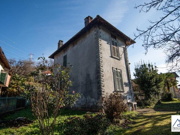 casa indipendente in vendita a Cocquio-Trevisago