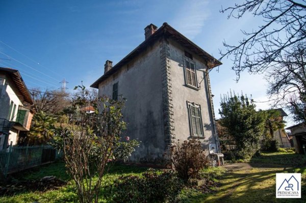 casa indipendente in vendita a Cocquio-Trevisago