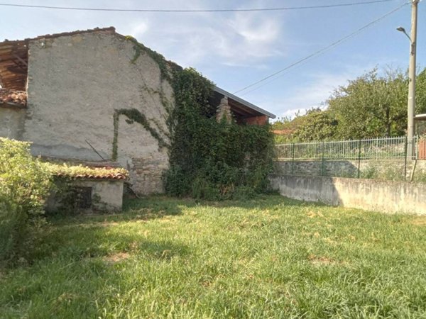 casale in vendita a Cocquio-Trevisago