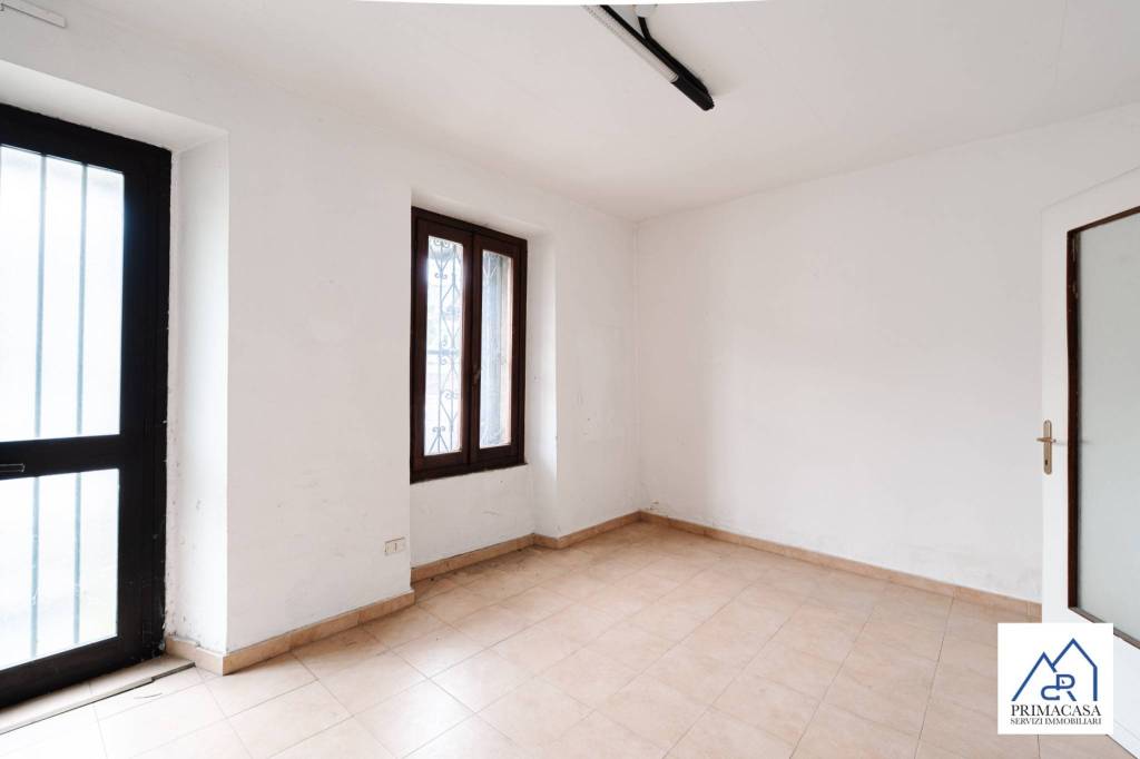 appartamento in vendita a Cocquio-Trevisago