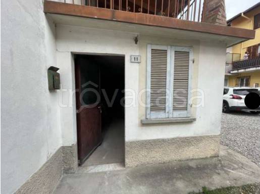 casa indipendente in vendita a Cocquio-Trevisago