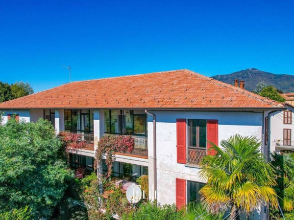 casa indipendente in vendita a Cocquio-Trevisago