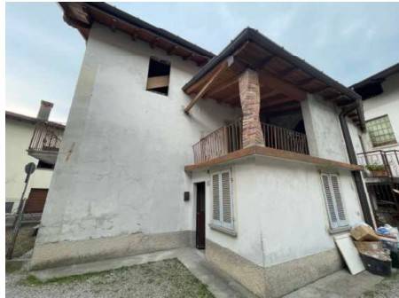 appartamento in vendita a Cocquio-Trevisago