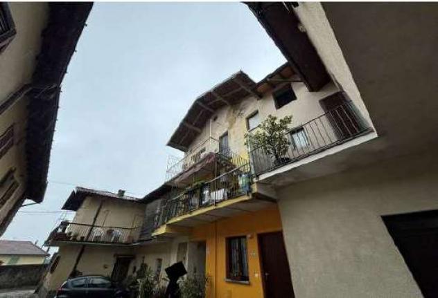 appartamento in vendita a Cocquio-Trevisago