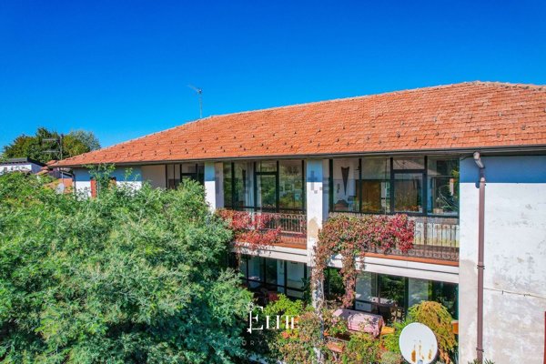 casa indipendente in vendita a Cocquio-Trevisago