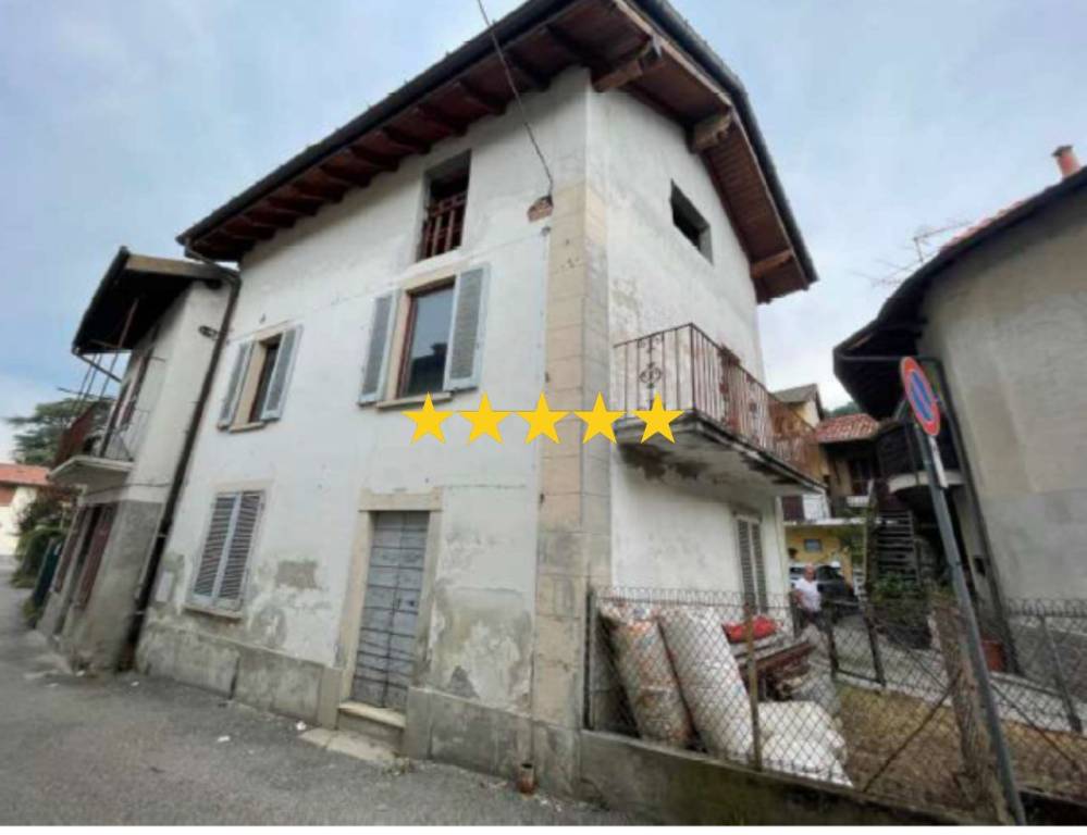 appartamento in vendita a Cocquio-Trevisago