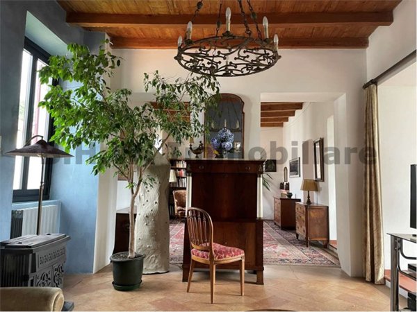 casa indipendente in vendita a Cocquio-Trevisago