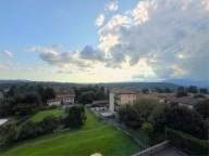 appartamento in vendita a Cocquio-Trevisago