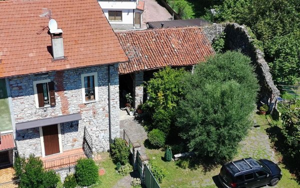 casale in vendita a Cocquio-Trevisago