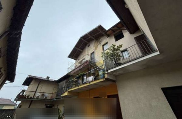 appartamento in vendita a Cocquio-Trevisago