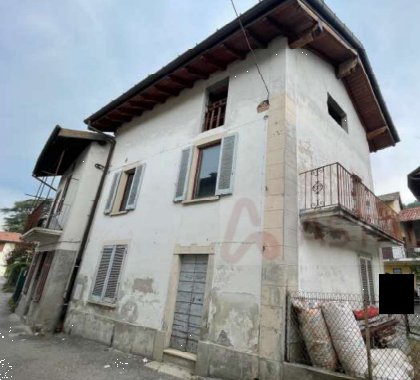 appartamento in vendita a Cocquio-Trevisago