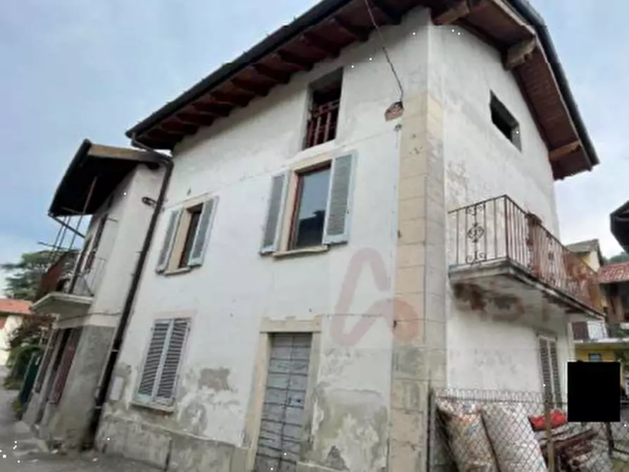 appartamento in vendita a Cocquio-Trevisago