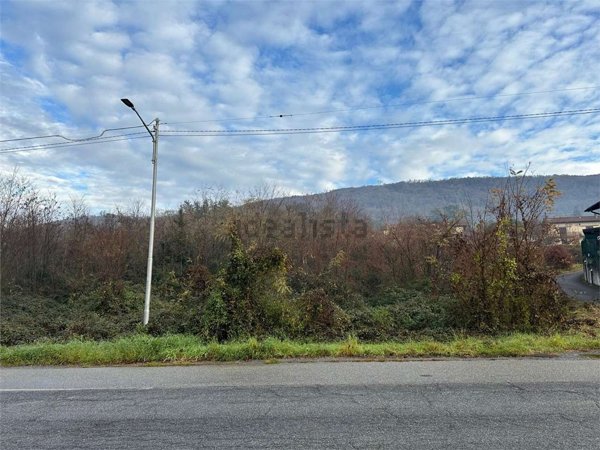 terreno edificabile in vendita a Cocquio-Trevisago