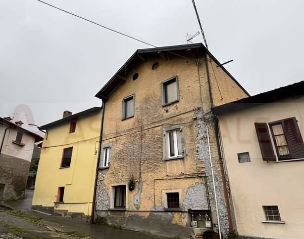 appartamento in vendita a Cocquio-Trevisago