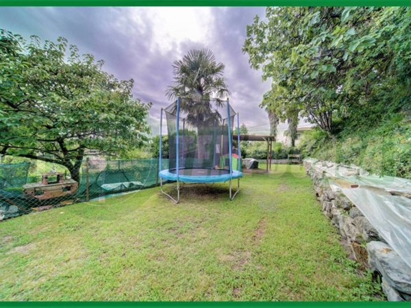 appartamento in vendita a Cocquio-Trevisago