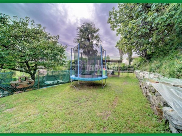 appartamento in vendita a Cocquio-Trevisago