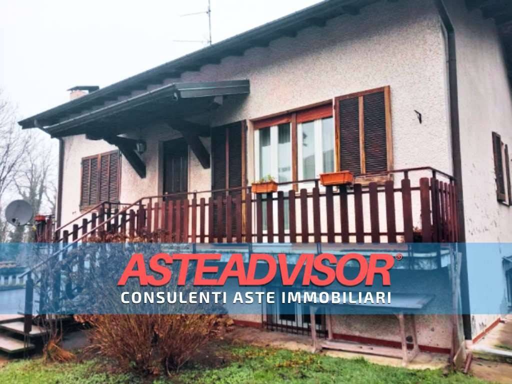 casa indipendente in vendita a Cocquio-Trevisago