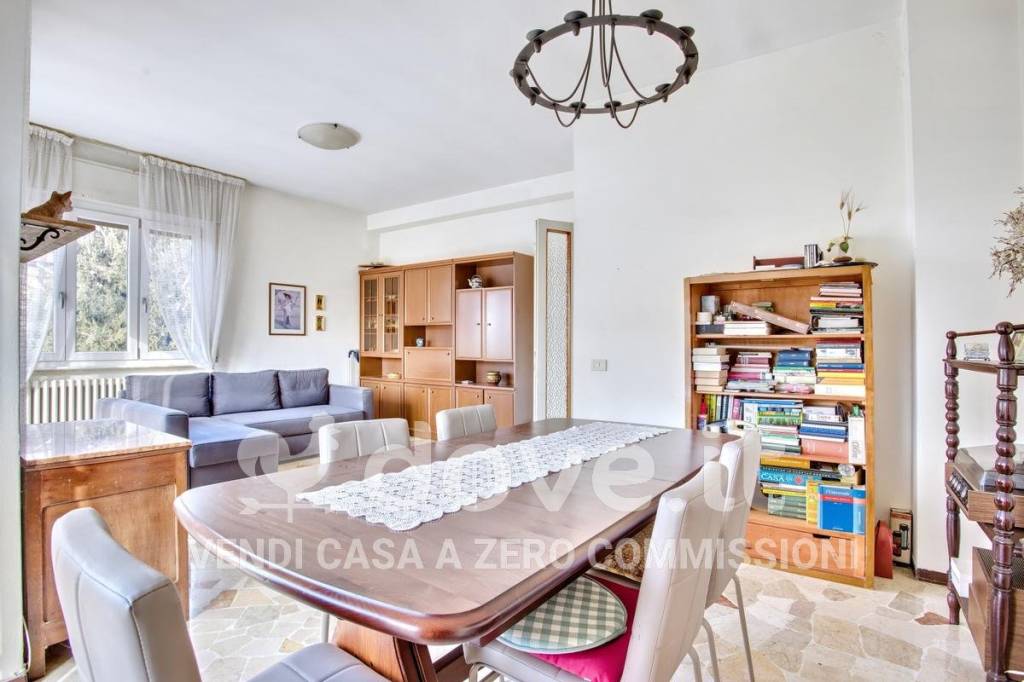 appartamento in vendita a Cocquio-Trevisago