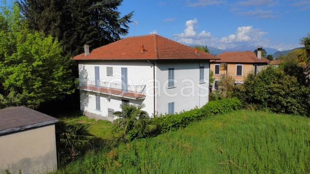 casa indipendente in vendita a Cocquio-Trevisago