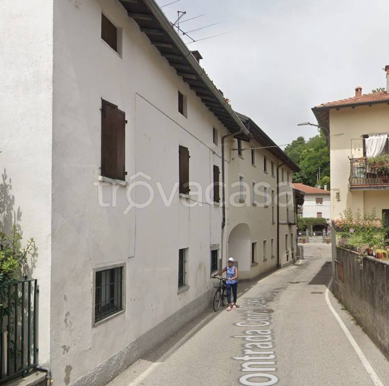 appartamento in vendita a Cocquio-Trevisago