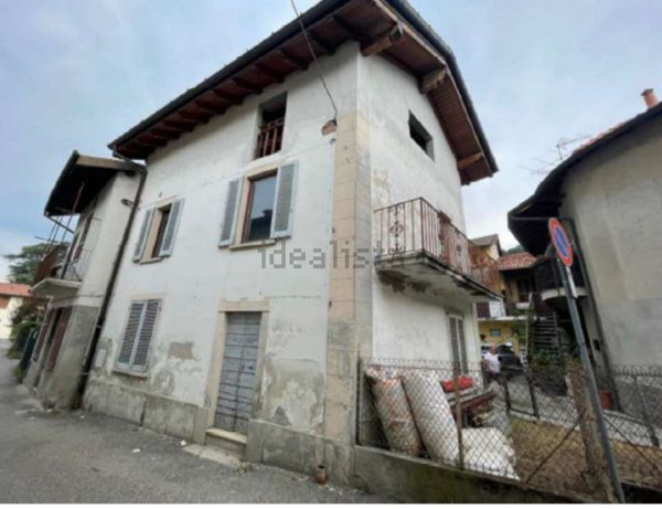 appartamento in vendita a Cocquio-Trevisago