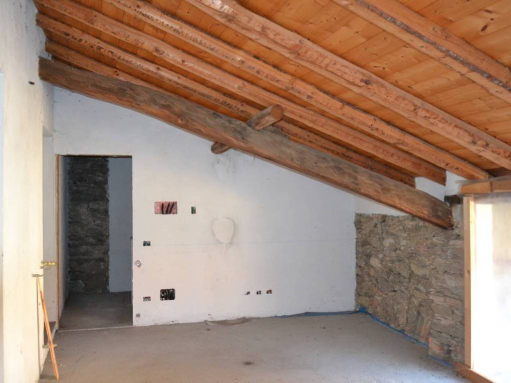 appartamento in vendita a Cocquio-Trevisago