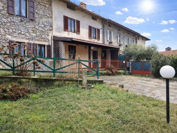 appartamento in vendita a Cocquio-Trevisago