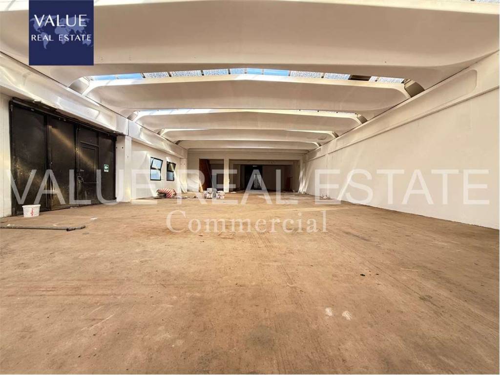 locale commerciale in vendita a Cocquio-Trevisago