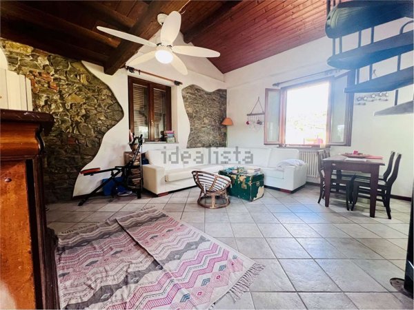 appartamento in vendita a Cocquio-Trevisago