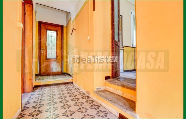 appartamento in vendita a Cocquio-Trevisago