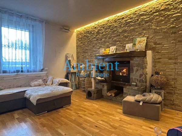 casa indipendente in vendita a Cocquio-Trevisago