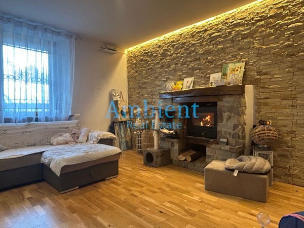 casa indipendente in vendita a Cocquio-Trevisago