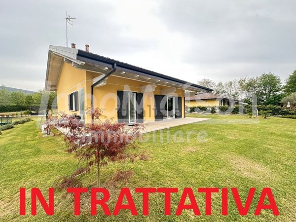 appartamento in vendita a Cocquio-Trevisago