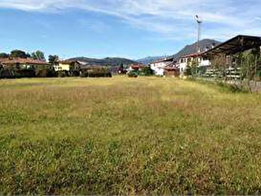 terreno edificabile in vendita a Cocquio-Trevisago