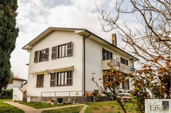 appartamento in vendita a Cocquio-Trevisago