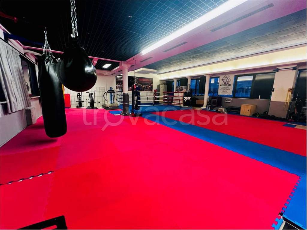 ufficio in vendita a Cocquio-Trevisago