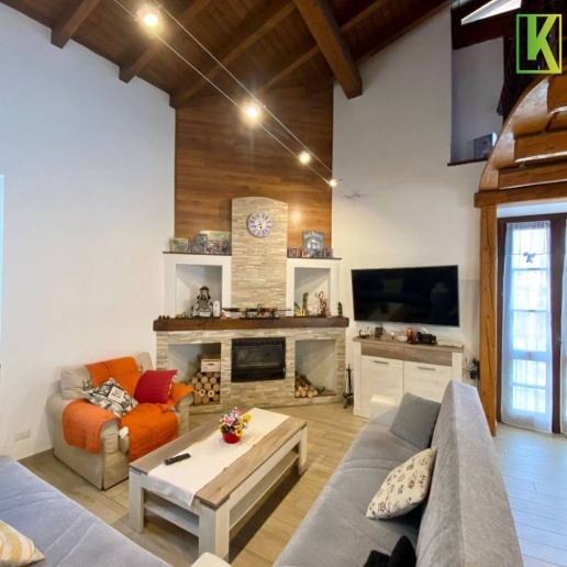 appartamento in vendita a Cocquio-Trevisago