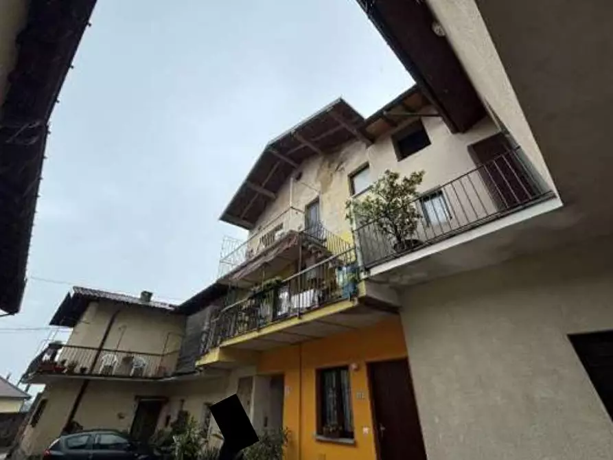 appartamento in vendita a Cocquio-Trevisago