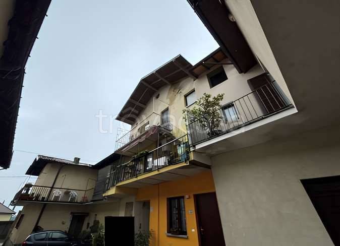 appartamento in vendita a Cocquio-Trevisago