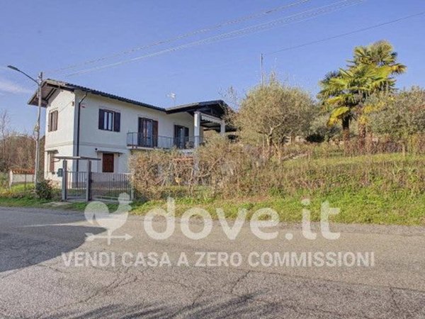 casa indipendente in vendita a Cocquio-Trevisago