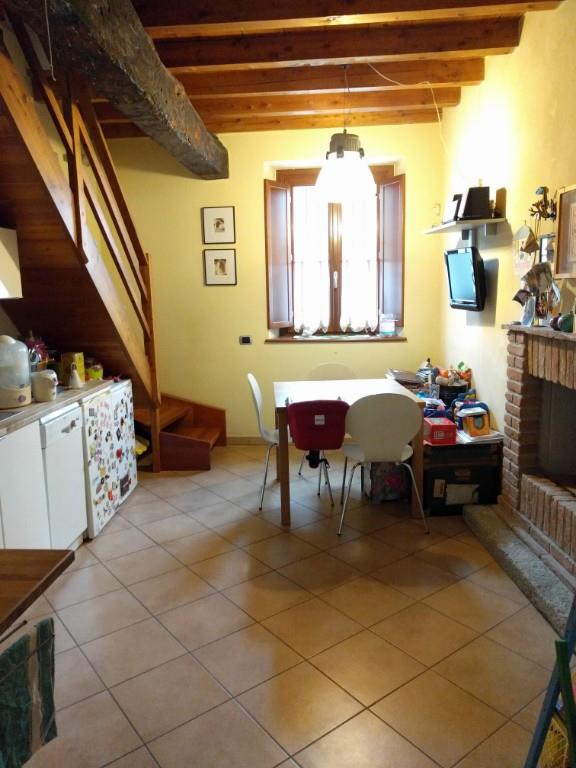 casa indipendente in vendita a Cocquio-Trevisago