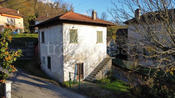 casa indipendente in vendita a Cocquio-Trevisago
