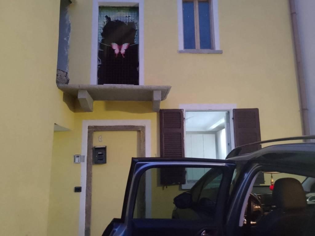 appartamento in vendita a Cocquio-Trevisago