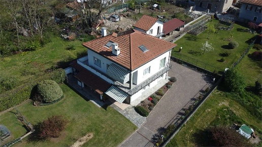 casa indipendente in vendita a Cocquio-Trevisago