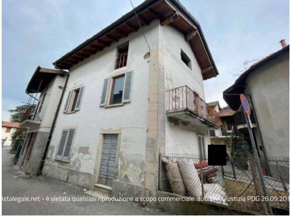 appartamento in vendita a Cocquio-Trevisago